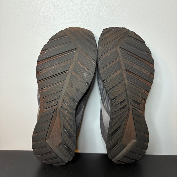 Brooks Revel 4 Men's Size 10 Black Running Sneakers - Picture 8 of 9